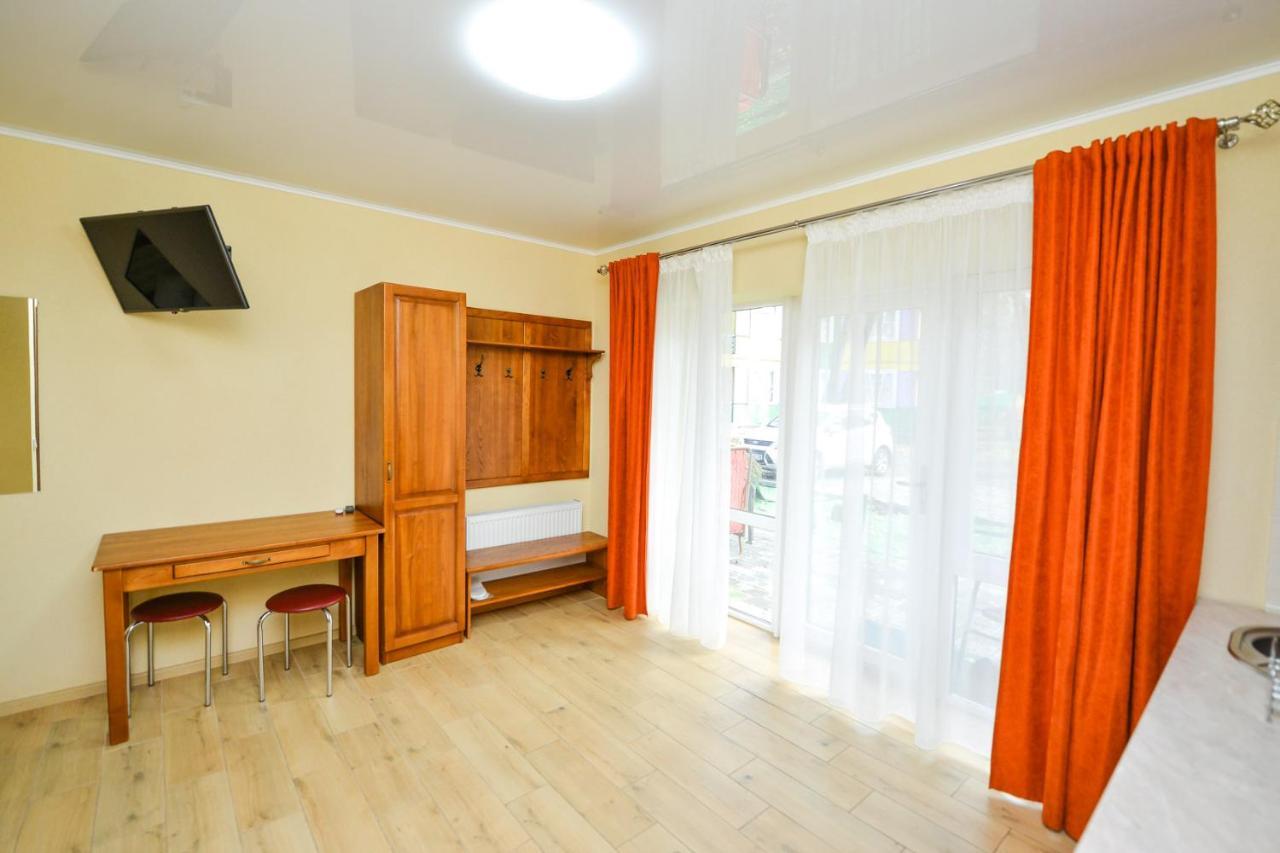 Forest Hotel Polis'ke Exteriör bild